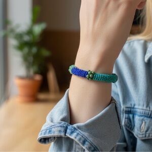 BLUE AND GREEN BEADED BRACELET